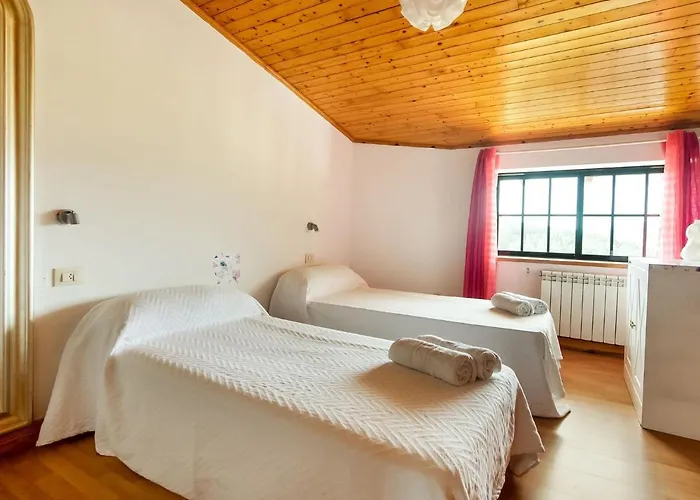 Near Santiago De Compostela * Eirapedriña