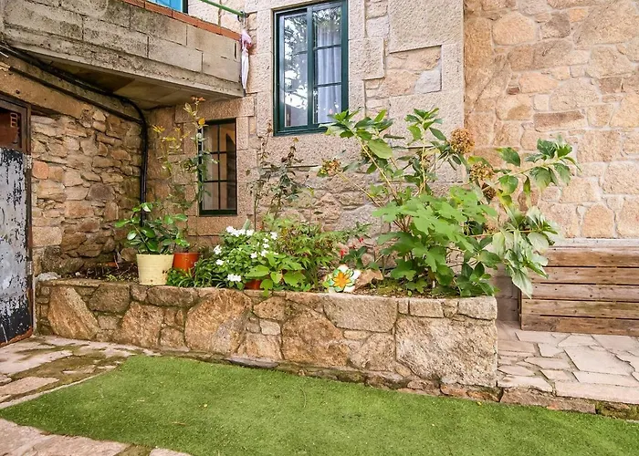 Near Santiago De Compostela * Eirapedriña